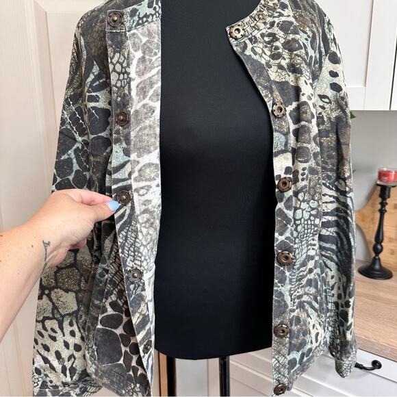 Chico's Womens Size 1 US 8 M Button Up Animal Print Jacket Top Bold Career Work - Picture 5 of 13